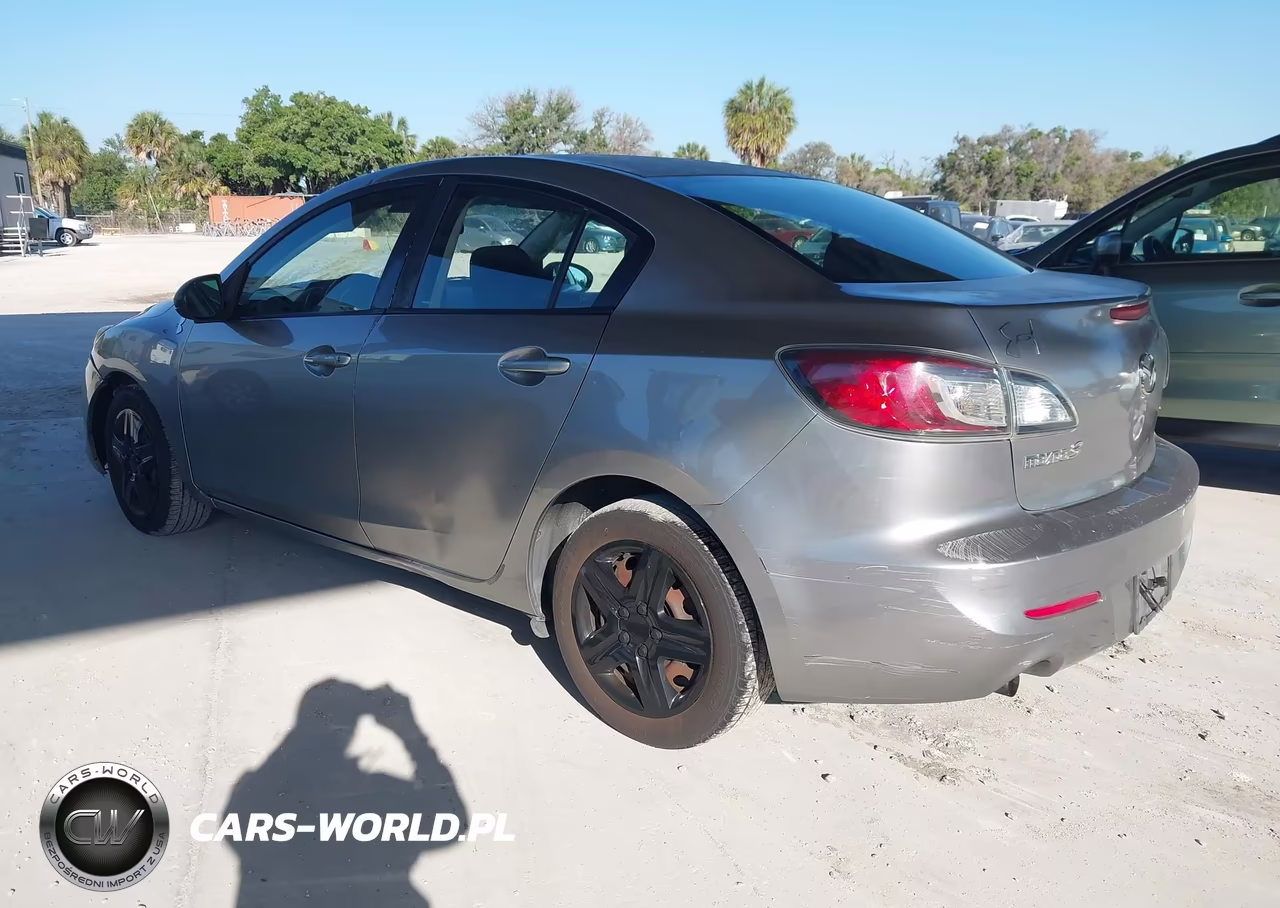 2013 Mazda Mazda3 I Sport VIN:JM1BL1U7XD1756738 - 3