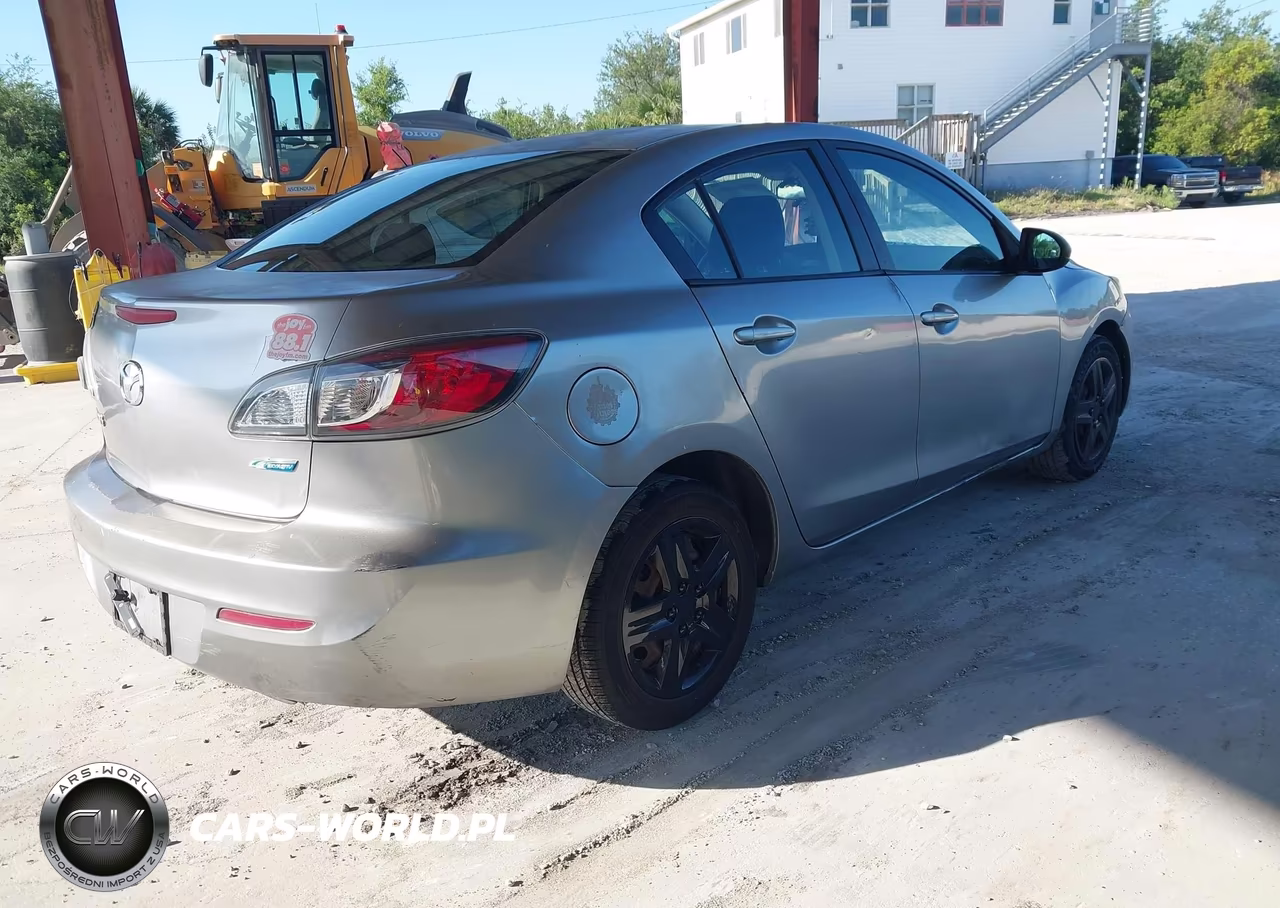 2013 Mazda Mazda3 I Sport VIN:JM1BL1U7XD1756738 - 4