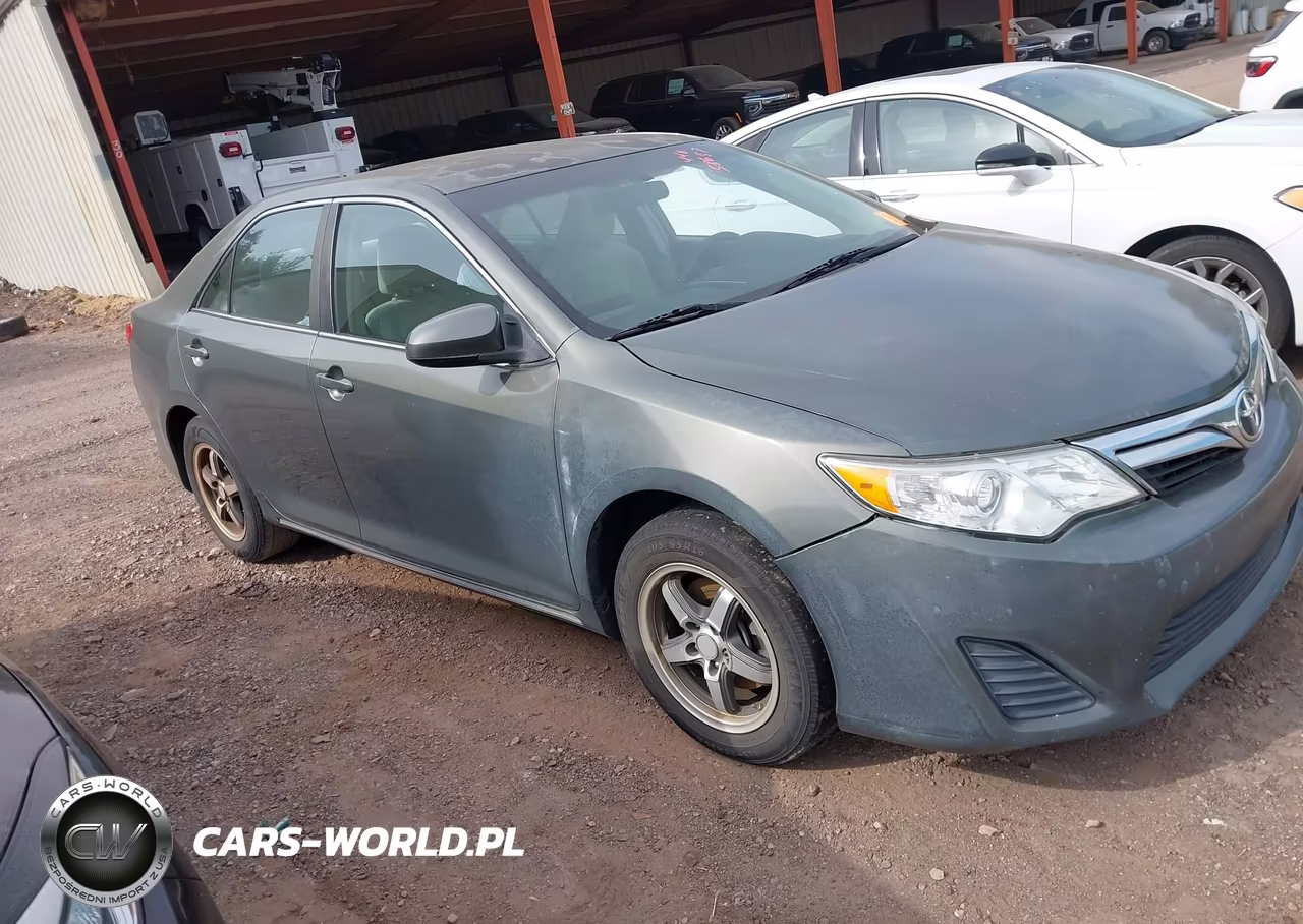 2012 Toyota Camry Le – zdjęcie 1 z 11
