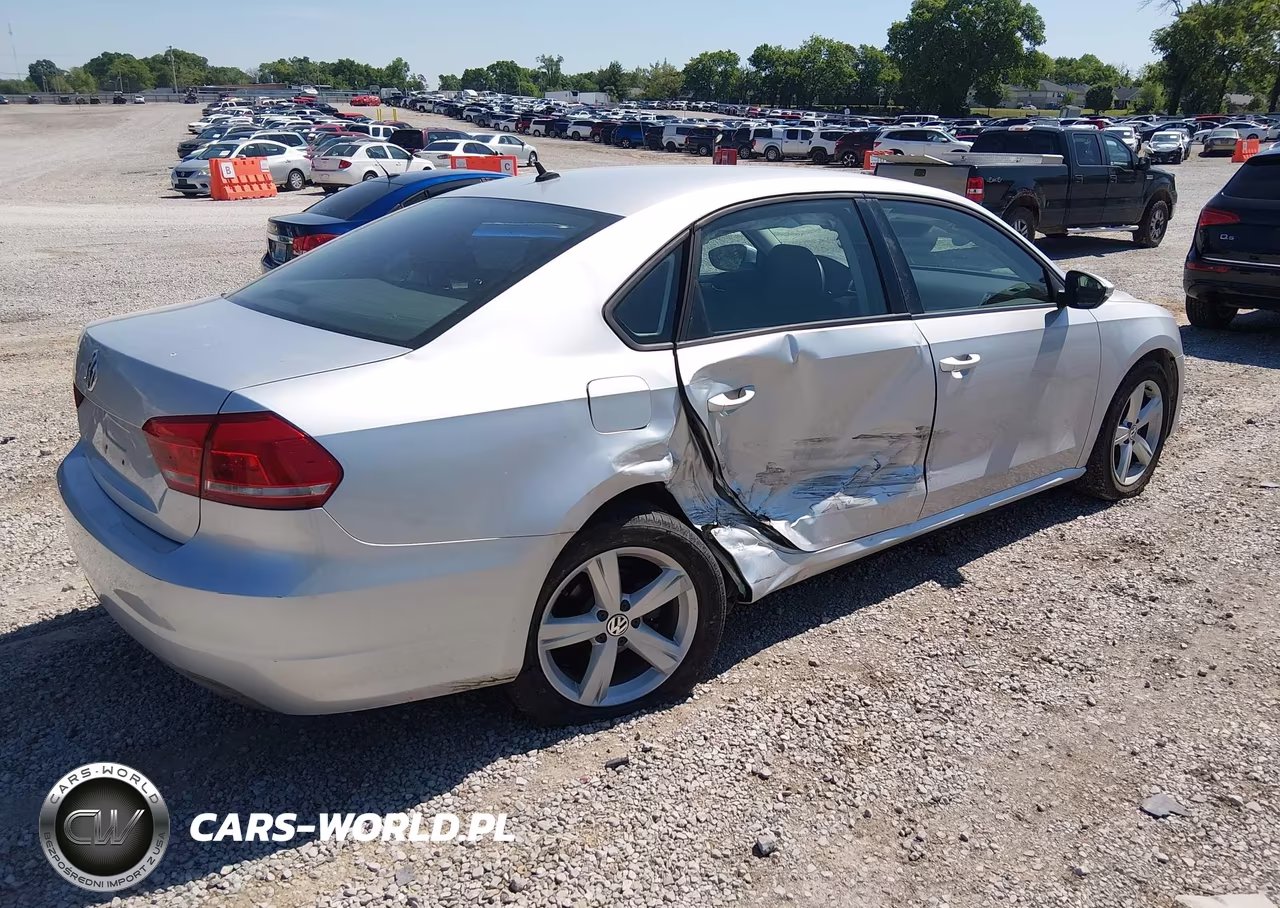 2012 Volkswagen Passat 2.5L S VIN:1VWAP7A31CC058989 - 4
