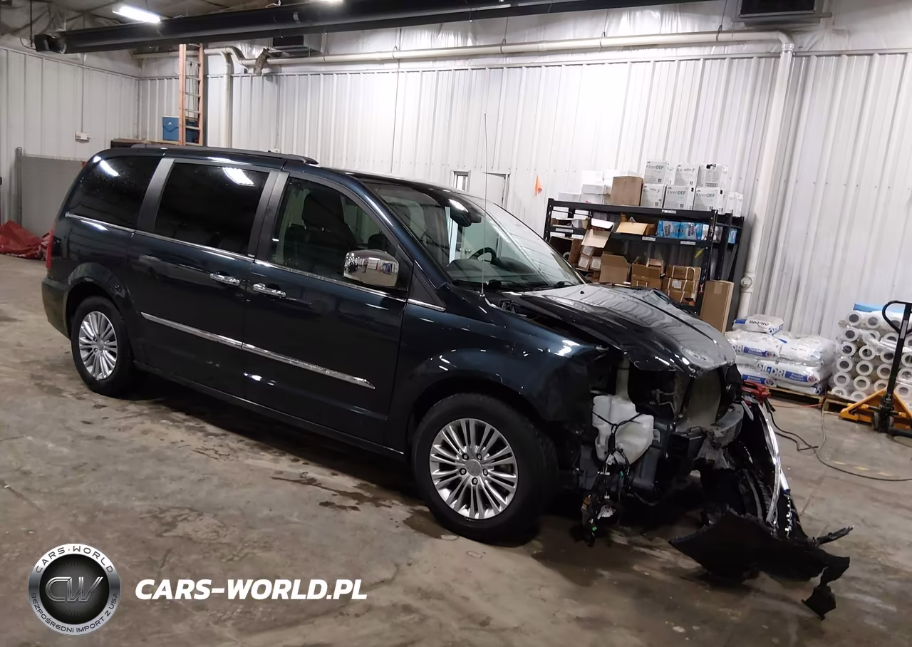 2013 Chrysler Town & Country Touring-L