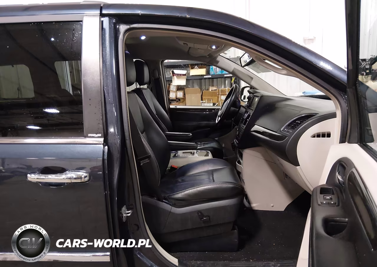2013 Chrysler Town & Country Touring-L VIN:2C4RC1CG9DR614702 - 5