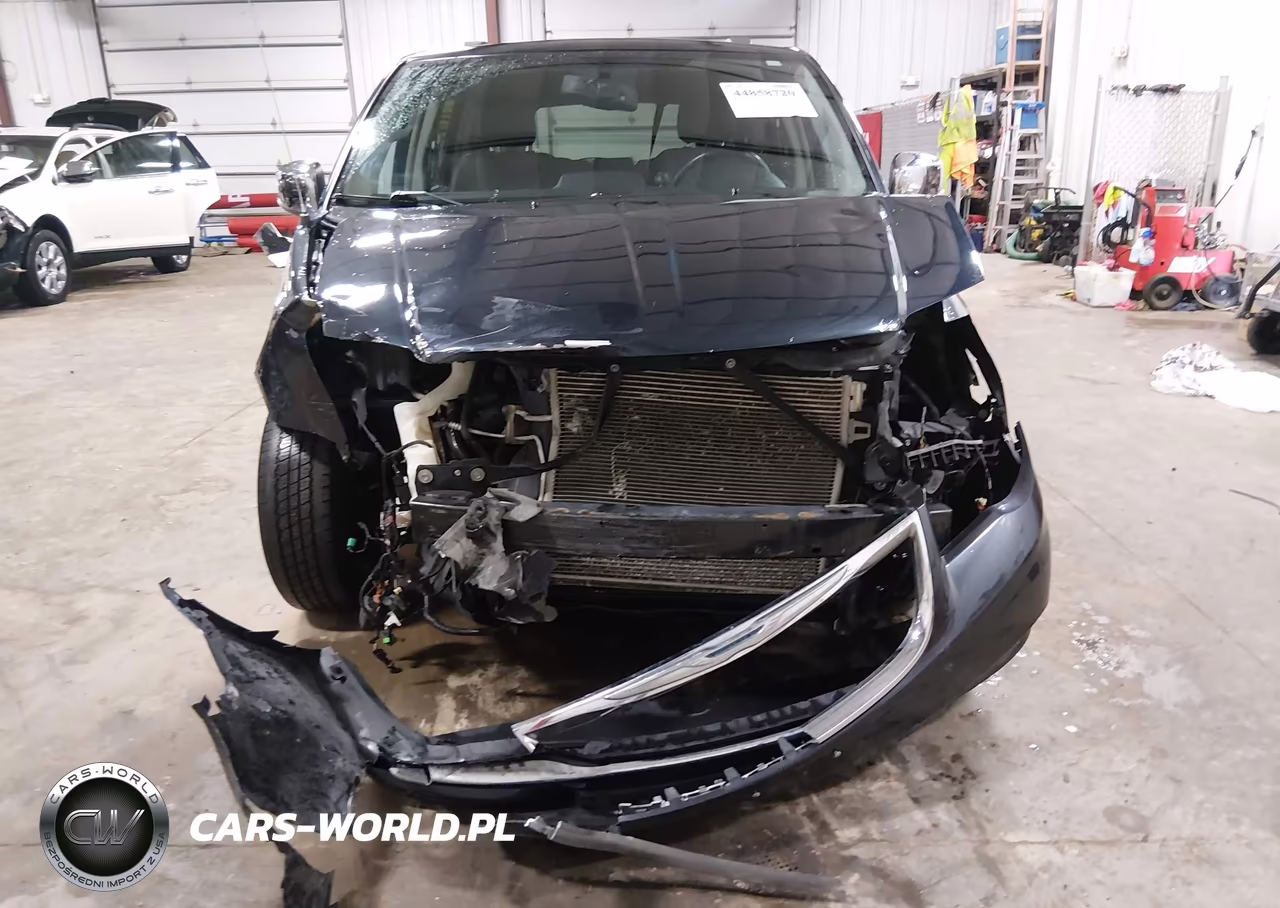 2013 Chrysler Town & Country Touring-L VIN:2C4RC1CG9DR614702 - 6