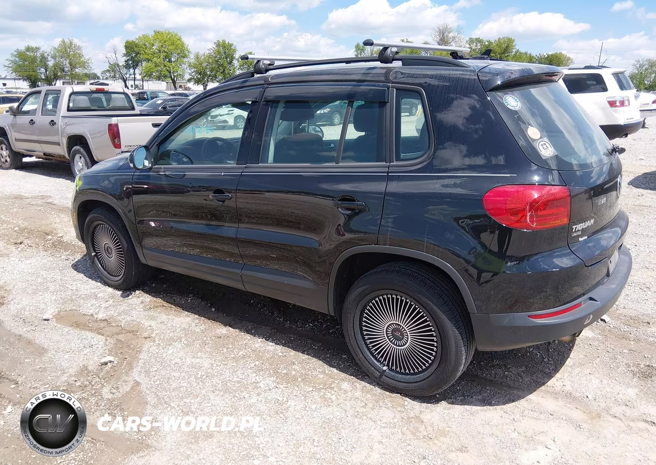 2017 Volkswagen Tiguan VIN:WVGBV7AX2HK054412 - 3