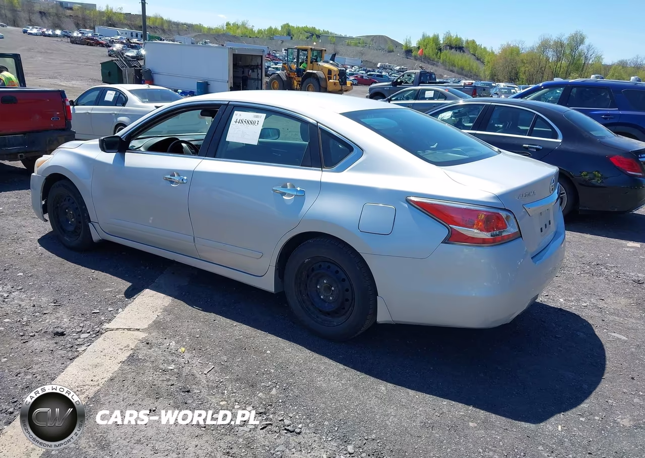 2015 Nissan Altima 2.5 S VIN:1N4AL3AP3FC593519 - 3