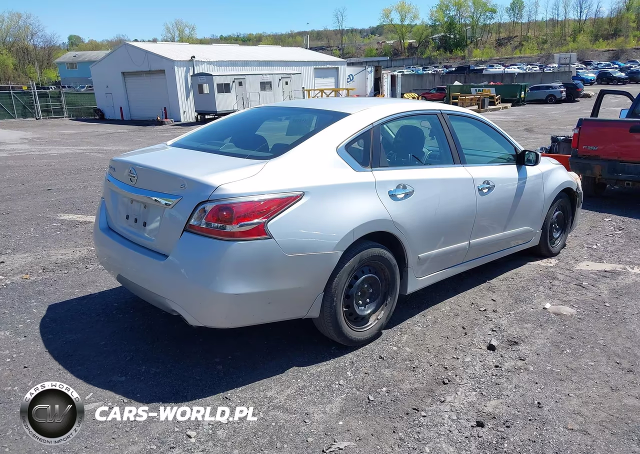 2015 Nissan Altima 2.5 S VIN:1N4AL3AP3FC593519 - 4