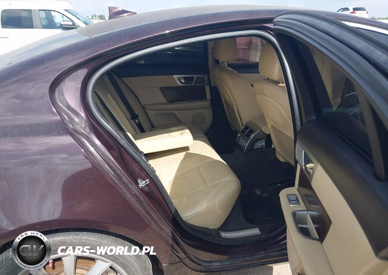 2013 Jaguar Xf I4 T VIN:SAJWA0ESXDPS83359 - 8
