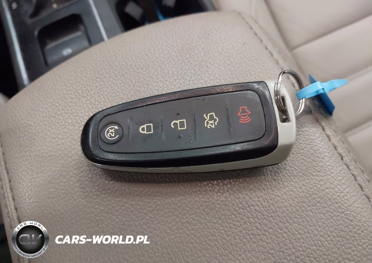 2018 Ford Escape Titanium VIN:1FMCU9J99JUD29451 - 11