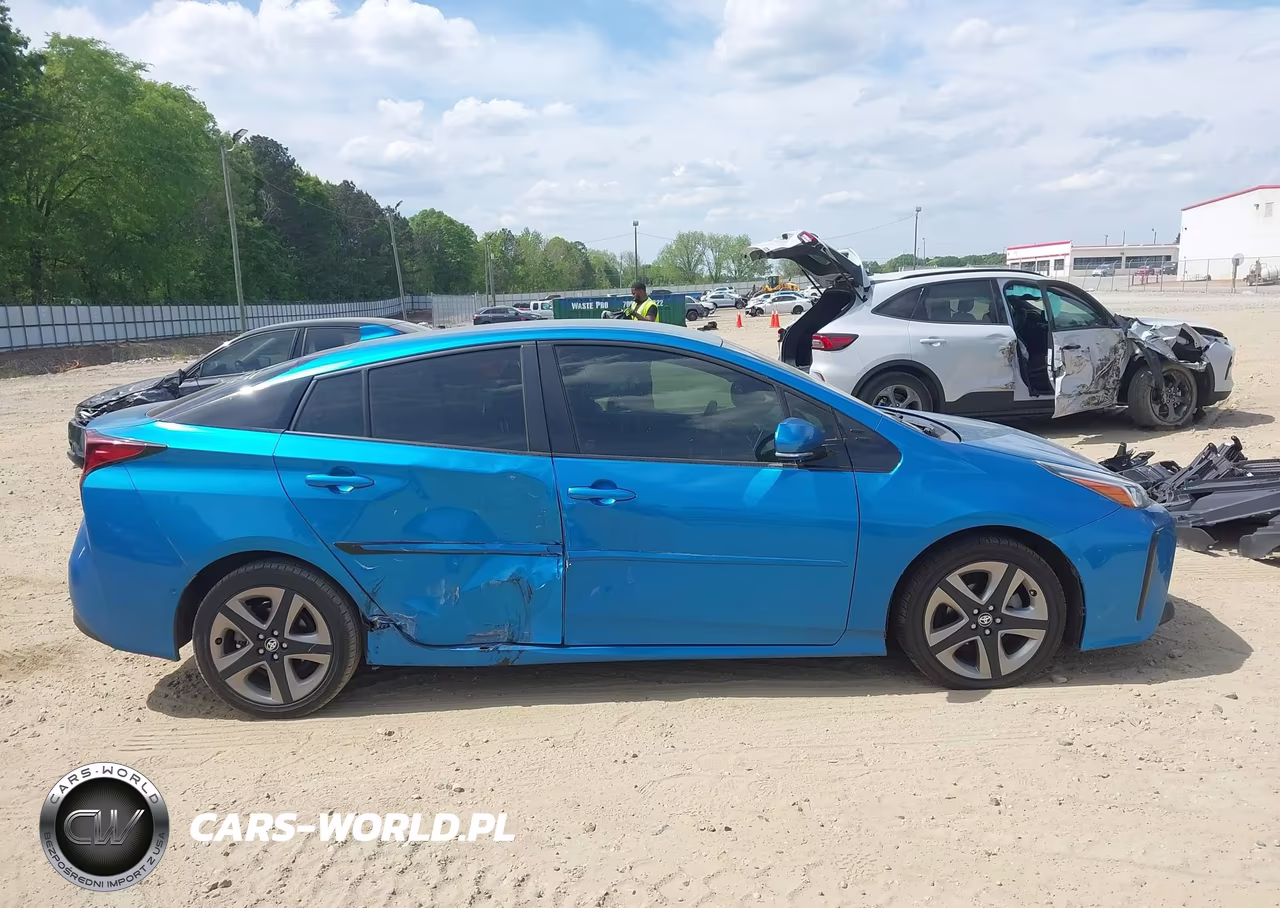 2020 Toyota Prius Xle VIN:JTDKARFU6L3106699 - 13