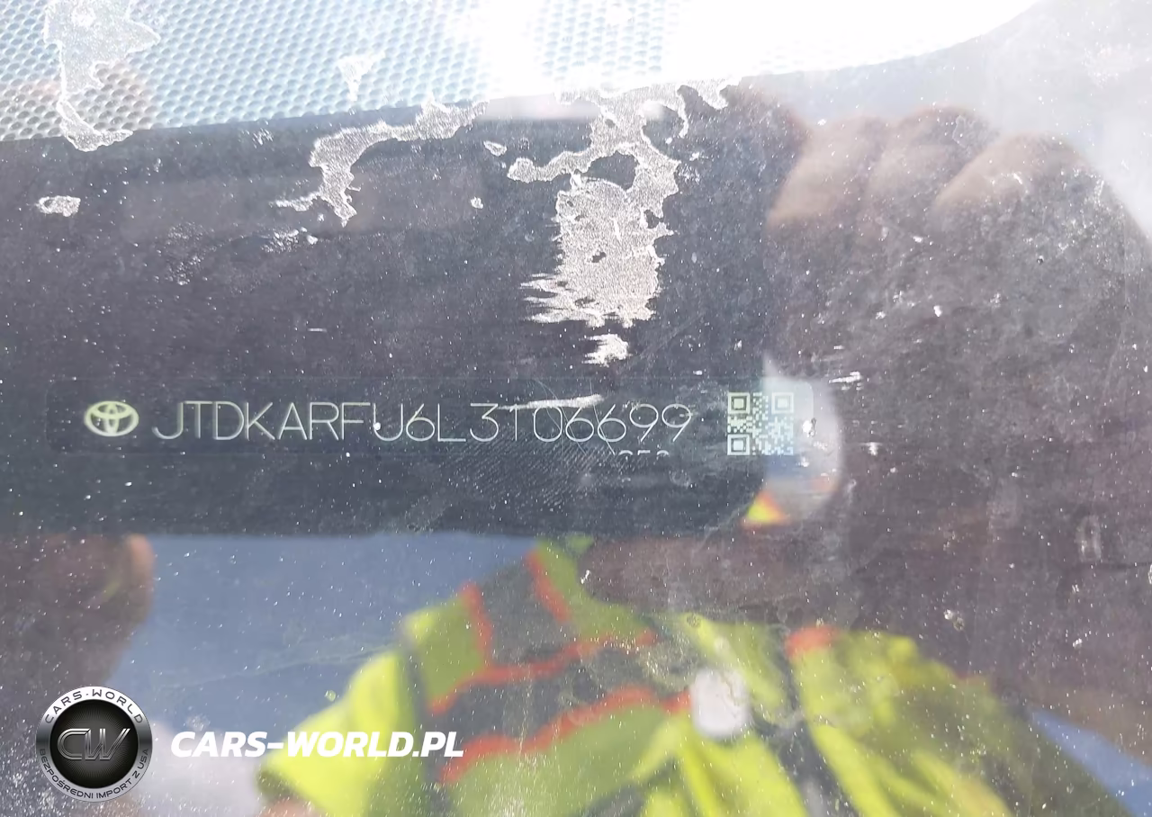 2020 Toyota Prius Xle VIN:JTDKARFU6L3106699 - 17
