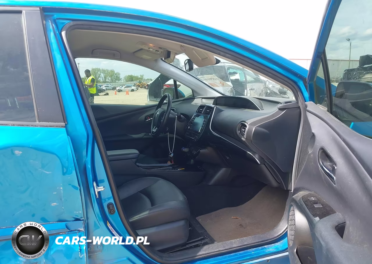 2020 Toyota Prius Xle VIN:JTDKARFU6L3106699 - 5