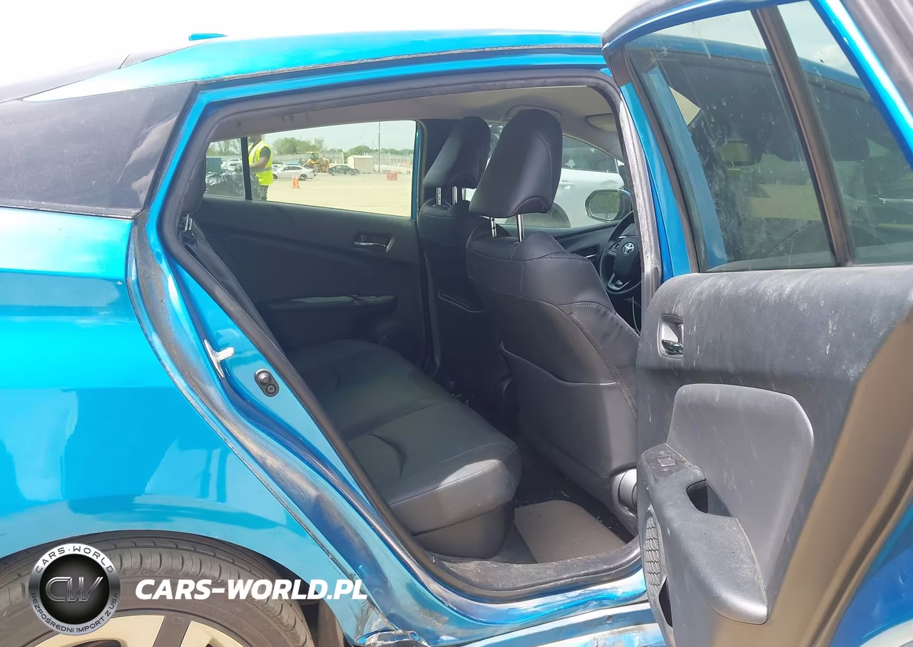 2020 Toyota Prius Xle VIN:JTDKARFU6L3106699 - 8