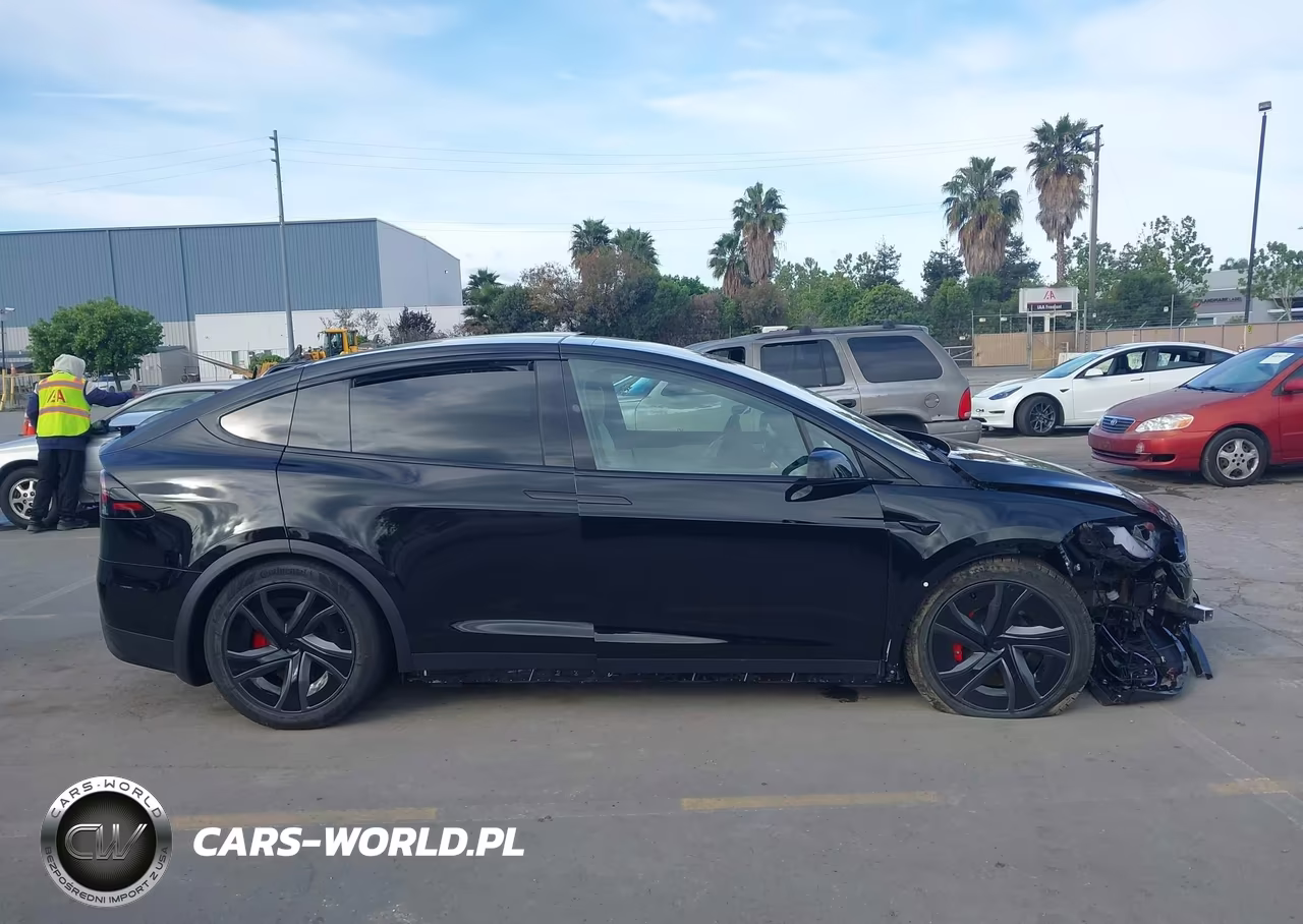 2026 Tesla Model X Plaid VIN:7SAXCBE68TF480649 - 13