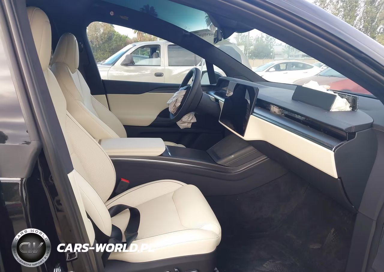 2026 Tesla Model X Plaid VIN:7SAXCBE68TF480649 - 5