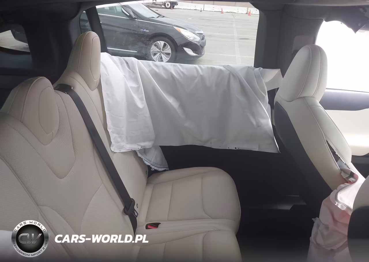 2025 Tesla Model X Long Range VIN:7SAXCDE52SF469275 - 8