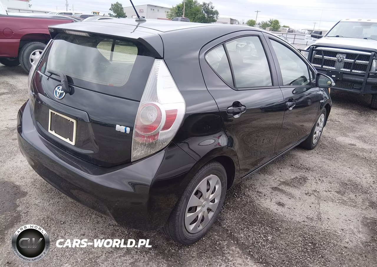 2013 Toyota Prius C Two VIN:JTDKDTB31D1048886 - 4