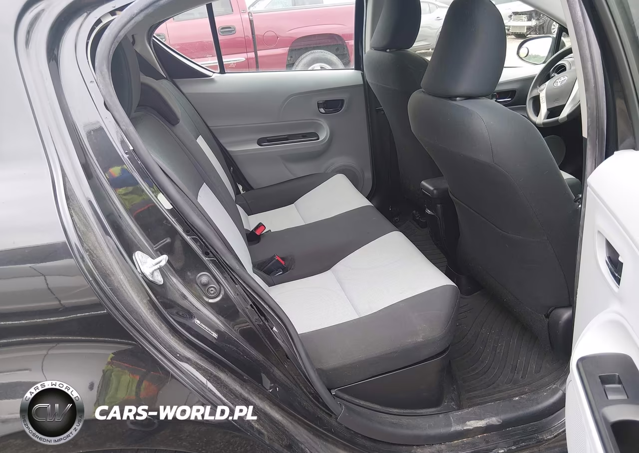 2013 Toyota Prius C Two VIN:JTDKDTB31D1048886 - 8