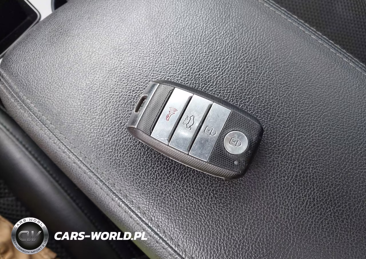 2019 Kia Optima S VIN:5XXGT4L37KG306553 - 11