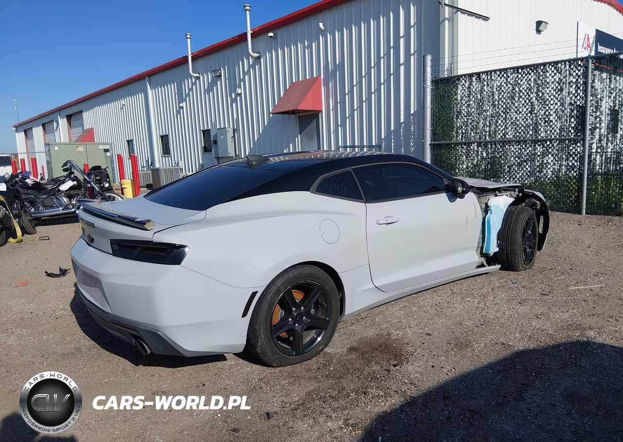 2017 Chevrolet Camaro 1Lt VIN:1G1FB1RX9H0102282 - 4