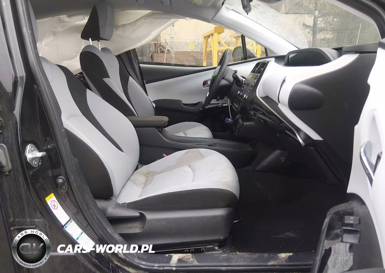 2020 Toyota Prius Le Awd-E VIN:JTDL9RFUXL3013939 - 5