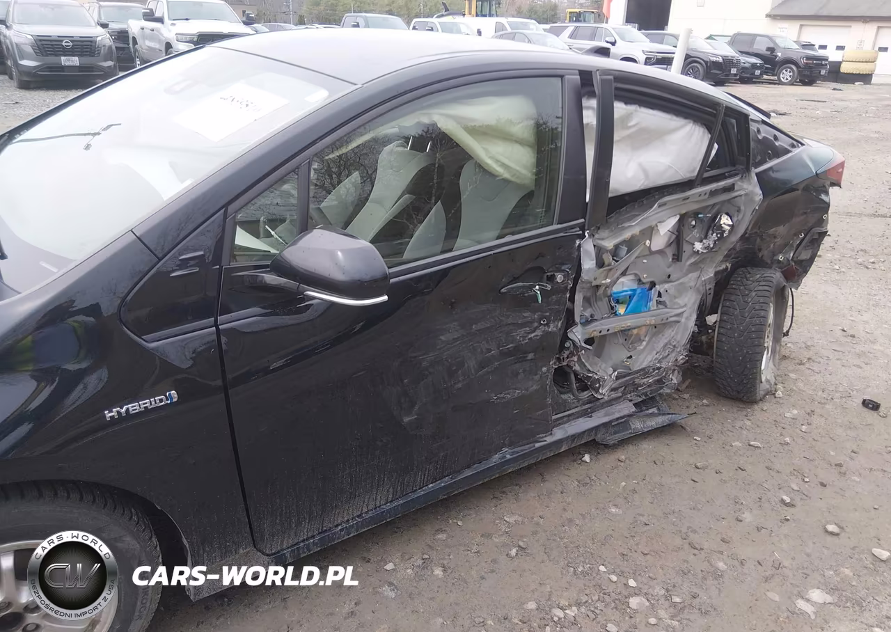 2020 Toyota Prius Le Awd-E VIN:JTDL9RFUXL3013939 - 6