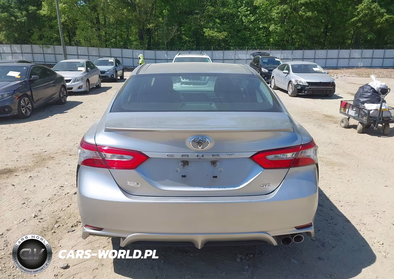 2018 Toyota Camry Se VIN:4T1B11HK1JU075622 - 16
