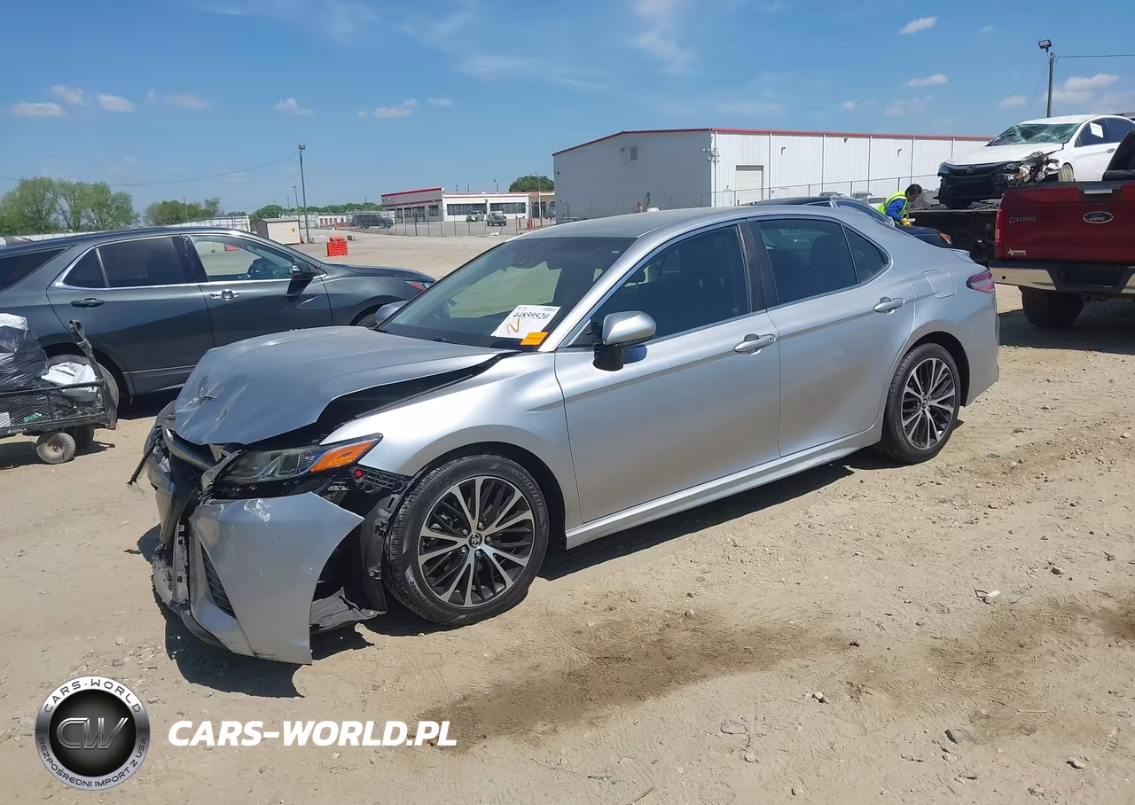 2018 Toyota Camry Se VIN:4T1B11HK1JU075622 - 2