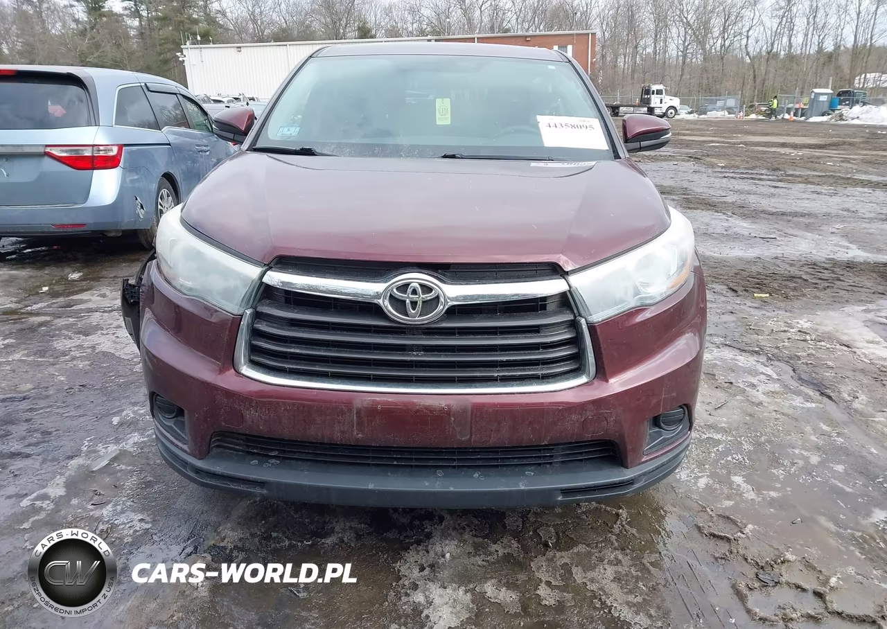 2015 Toyota Highlander Le V6 VIN:5TDBKRFH2FS126631 - 12