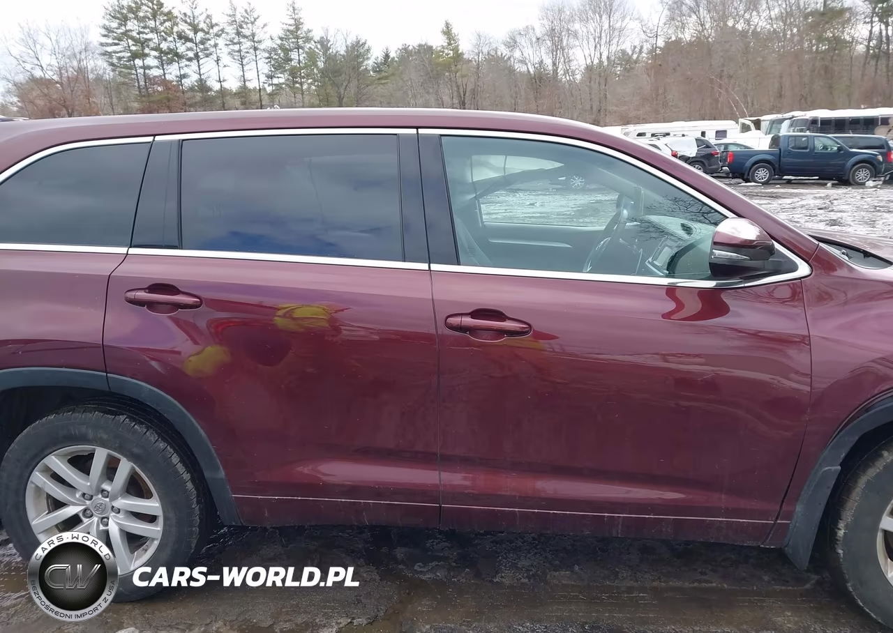 2015 Toyota Highlander Le V6 VIN:5TDBKRFH2FS126631 - 13