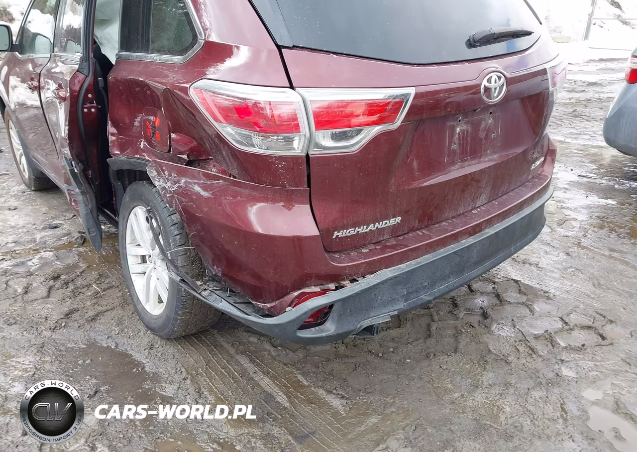 2015 Toyota Highlander Le V6 VIN:5TDBKRFH2FS126631 - 18