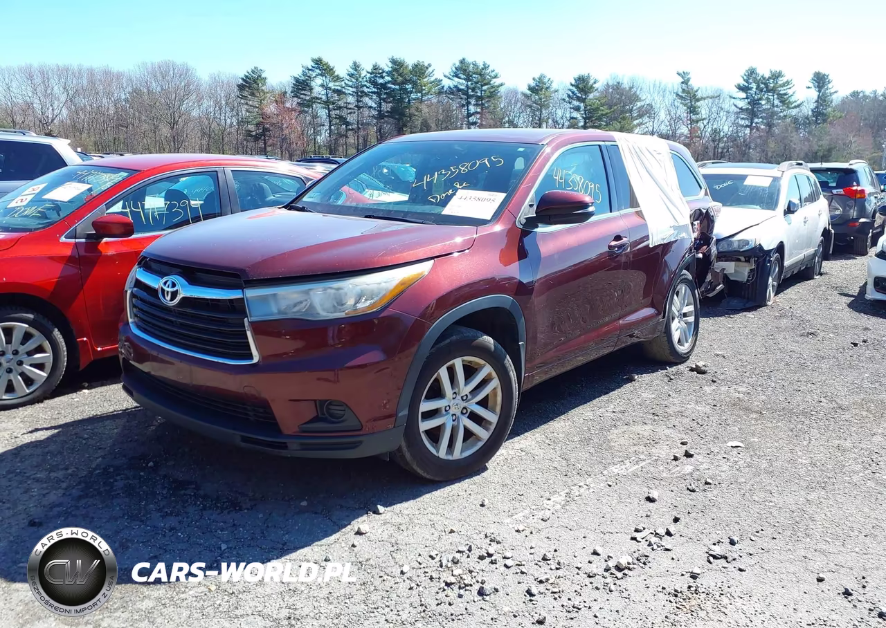 2015 Toyota Highlander Le V6 VIN:5TDBKRFH2FS126631 - 2