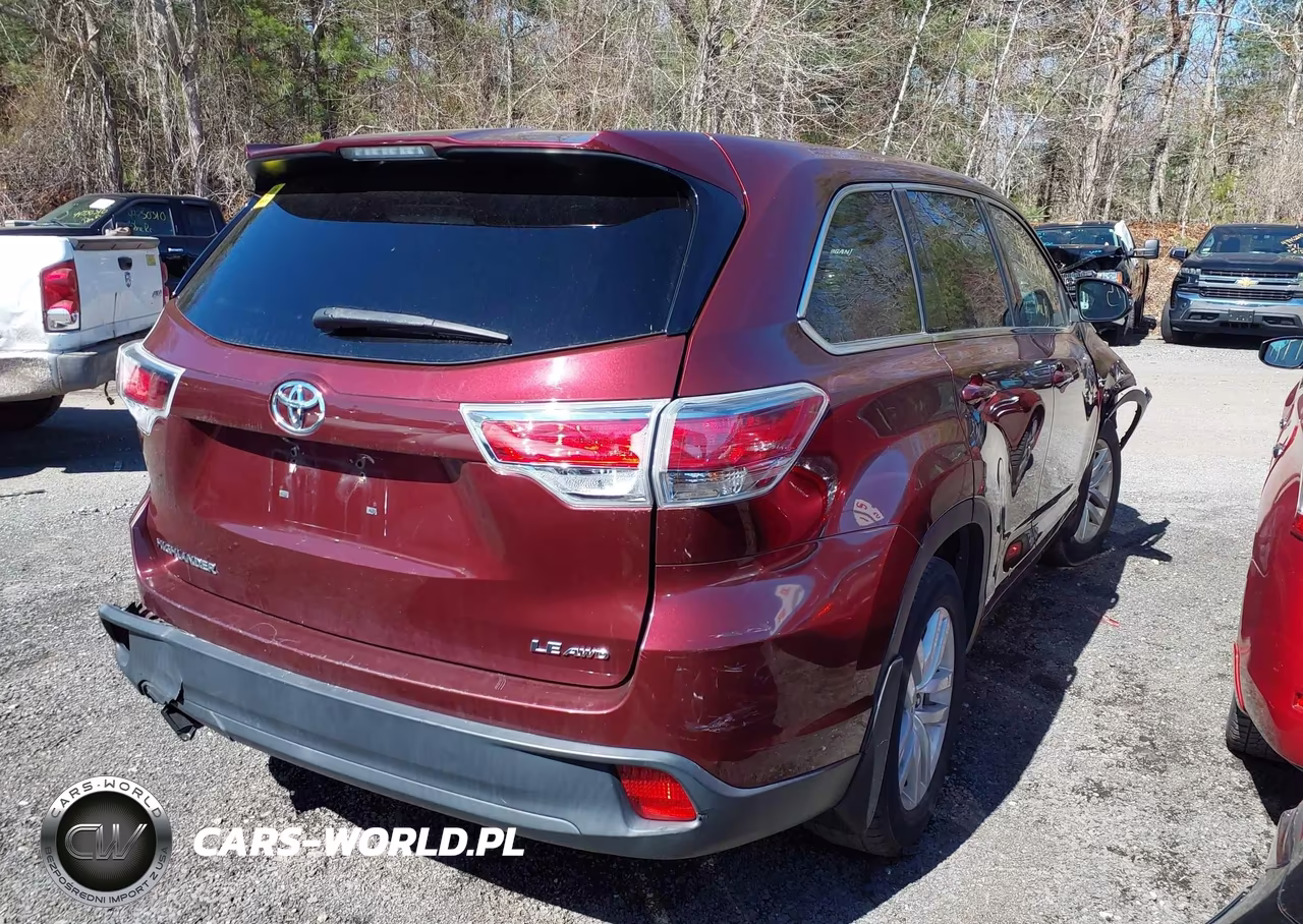 2015 Toyota Highlander Le V6 VIN:5TDBKRFH2FS126631 - 4