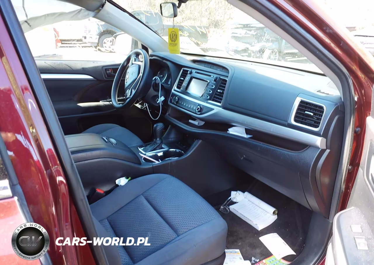 2015 Toyota Highlander Le V6 VIN:5TDBKRFH2FS126631 - 5
