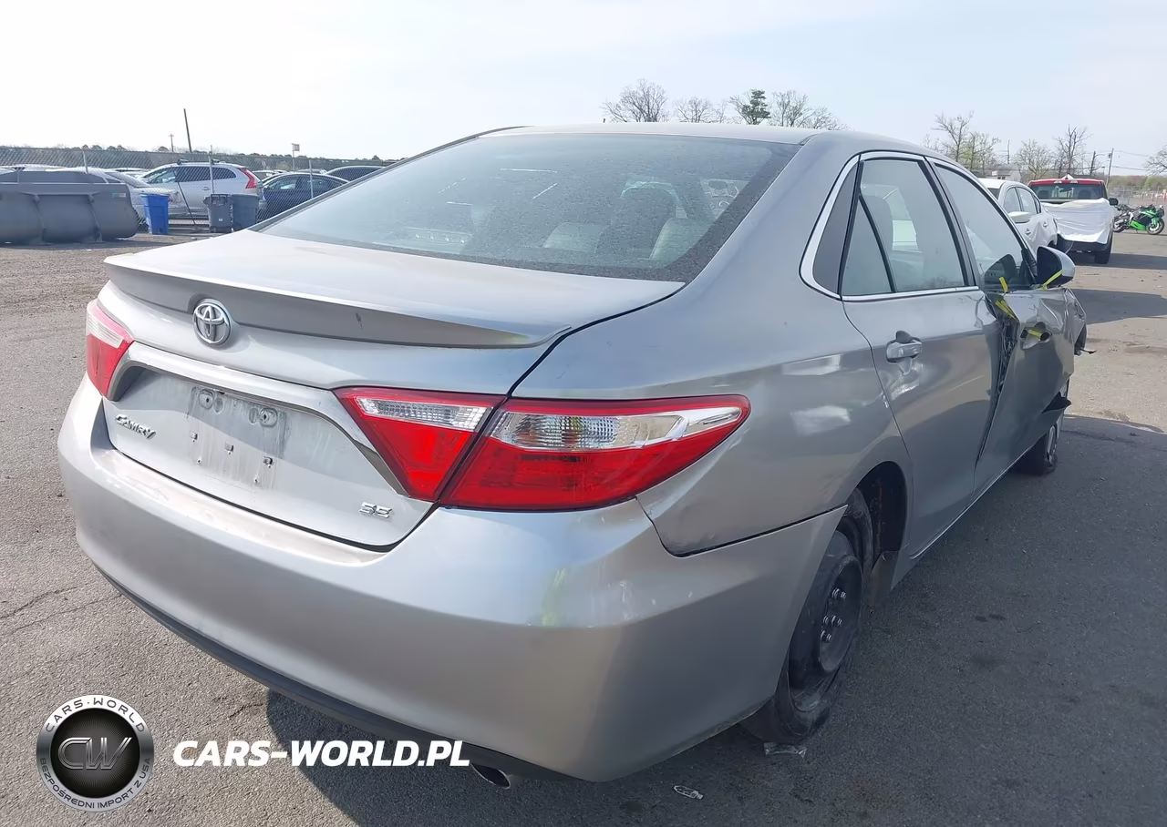 2015 Toyota Camry Se VIN:4T1BF1FKXFU902755 - 4