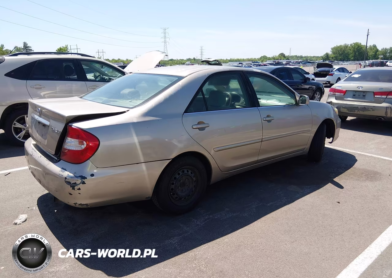 2004 Toyota Camry Le VIN:4T1BE32K14U825260 - 4