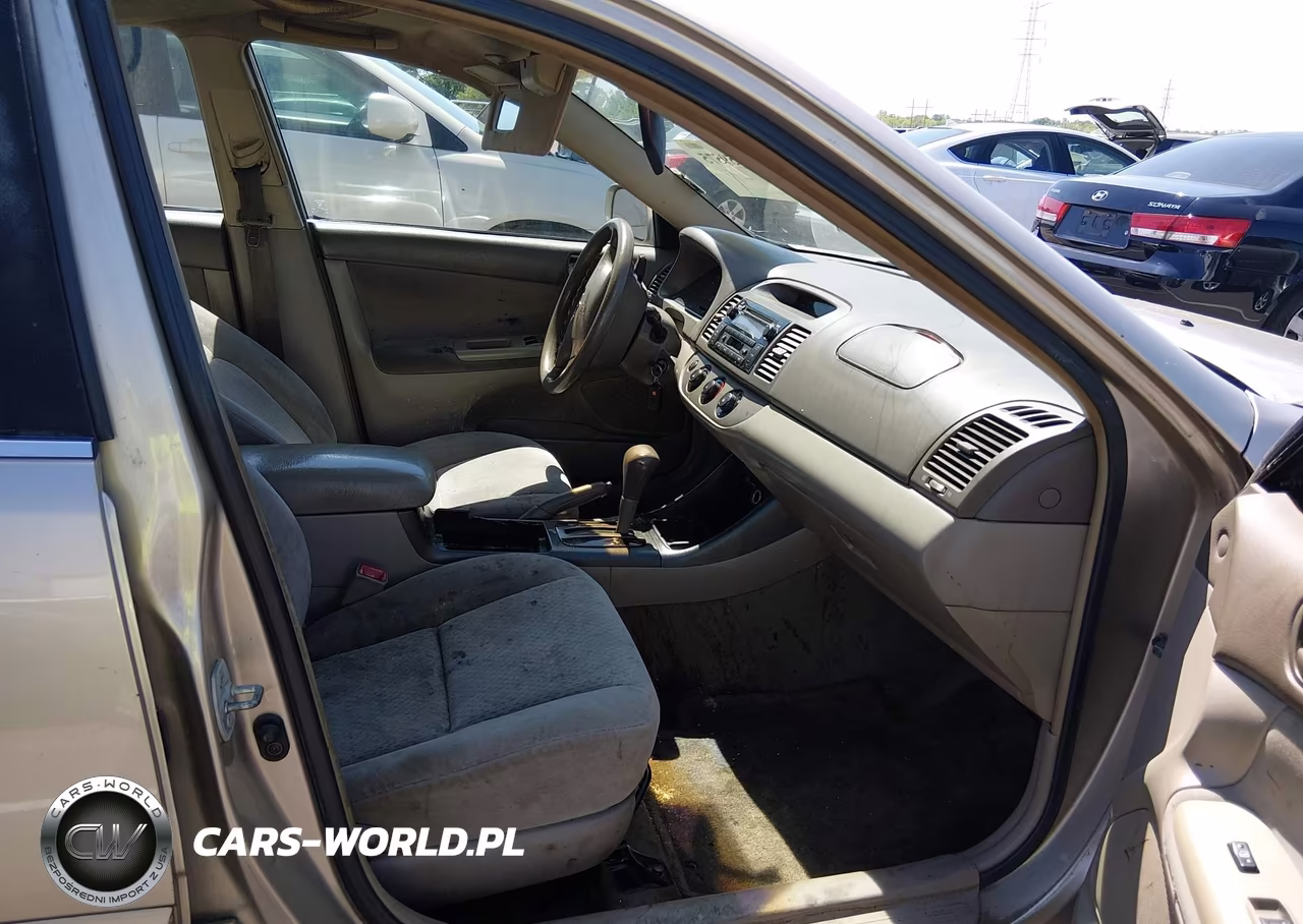 2004 Toyota Camry Le VIN:4T1BE32K14U825260 - 5