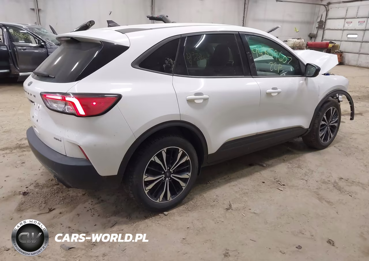 2022 Ford Escape Se VIN:1FMCU9G65NUA30672 - 4