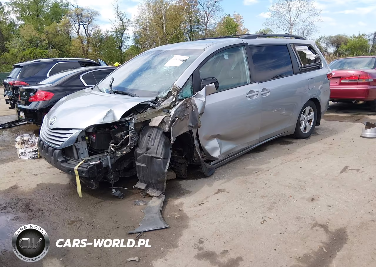 2015 Toyota Sienna Le 8 Passenger VIN:5TDKK3DC2FS625837 - 2