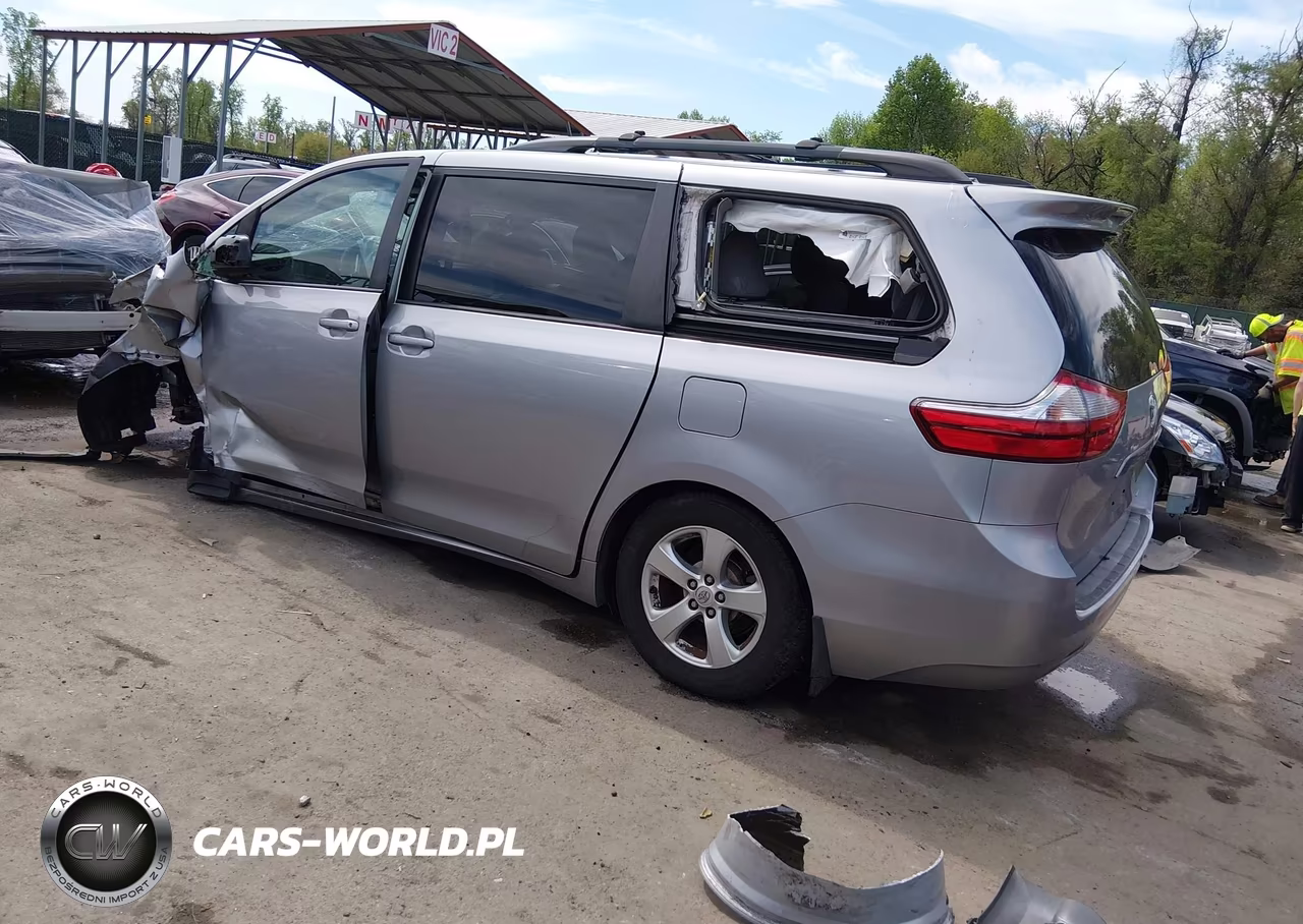 2015 Toyota Sienna Le 8 Passenger VIN:5TDKK3DC2FS625837 - 3