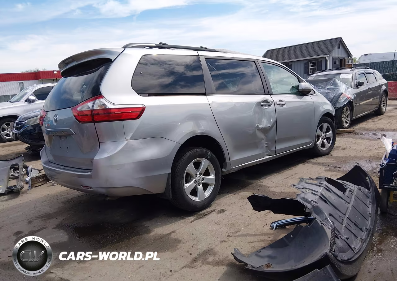 2015 Toyota Sienna Le 8 Passenger VIN:5TDKK3DC2FS625837 - 4