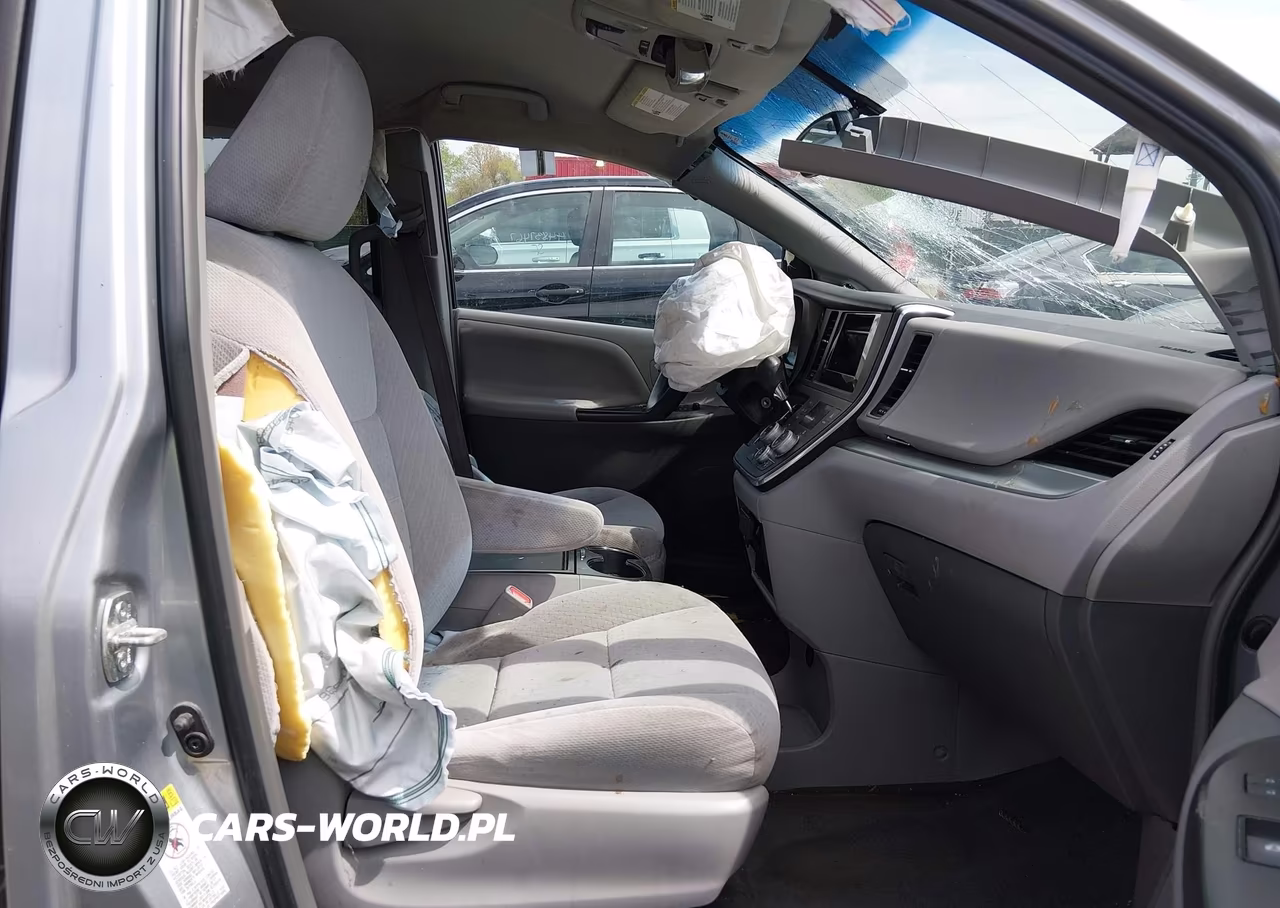 2015 Toyota Sienna Le 8 Passenger VIN:5TDKK3DC2FS625837 - 5