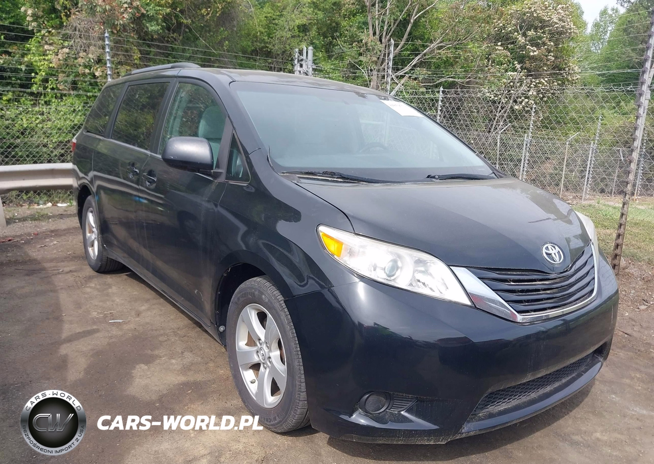2016 Toyota Sienna Le 8 Passenger