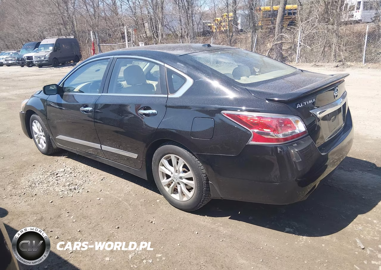 2015 Nissan Altima 2.5 S VIN:1N4AL3AP9FC117064 - 3