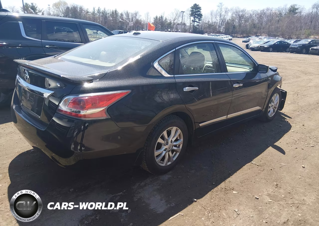 2015 Nissan Altima 2.5 S VIN:1N4AL3AP9FC117064 - 4