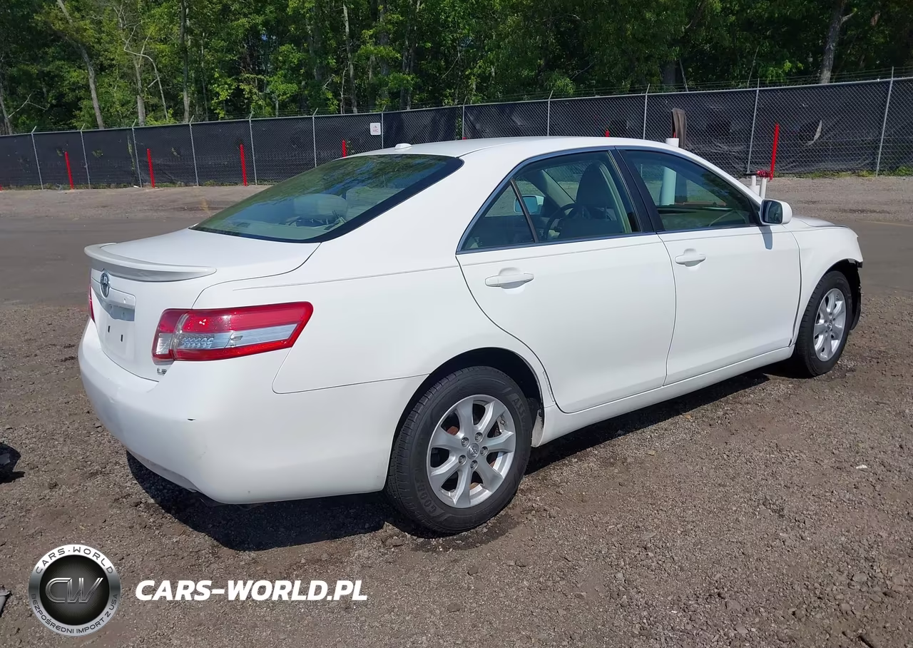 2011 Toyota Camry Le VIN:4T1BF3EK4BU675716 - 4