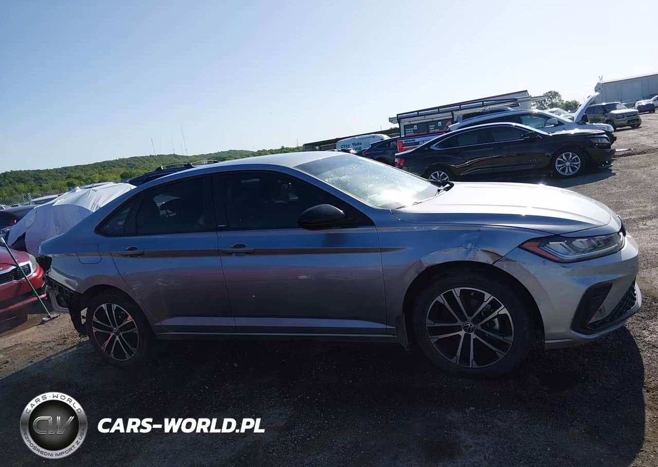 2025 Volkswagen Jetta 1.5T Sport VIN:3VWBX7BU7SM051652 - 14