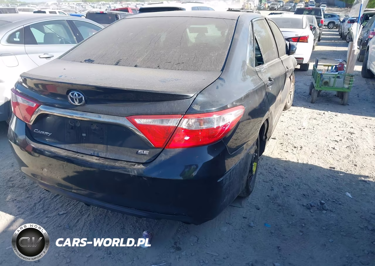 2015 Toyota Camry Se VIN:4T1BF1FK8FU016739 - 4