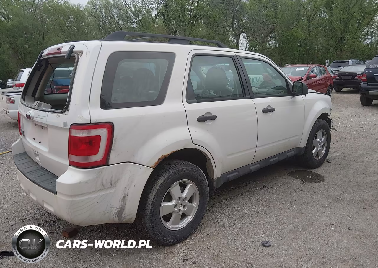 2011 Ford Escape Xls VIN:1FMCU9C74BKA27588 - 4