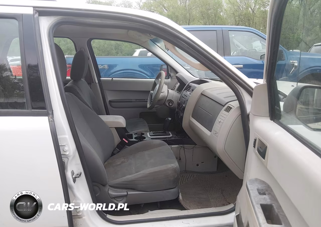 2011 Ford Escape Xls VIN:1FMCU9C74BKA27588 - 5