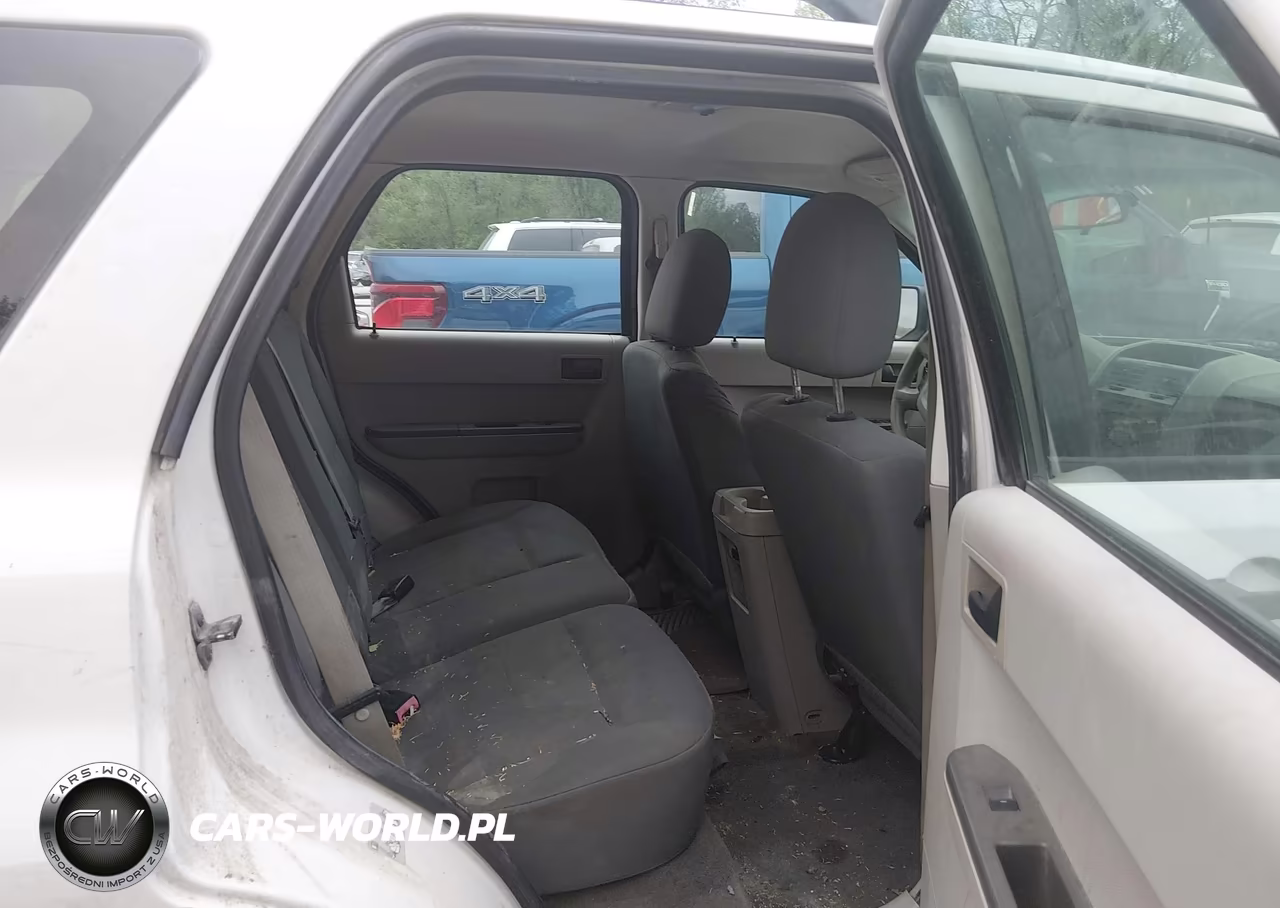 2011 Ford Escape Xls VIN:1FMCU9C74BKA27588 - 8